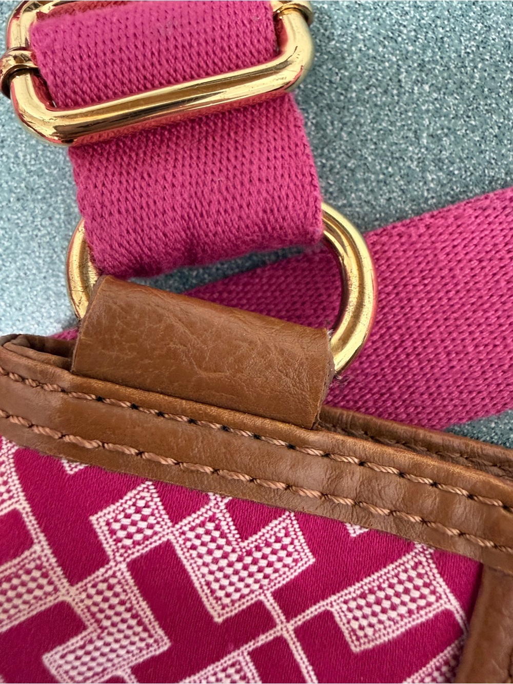 Tommy Hilfiger Logo-Print Crossbody Bag in Pink - Designer Style - Picture 11 of 11